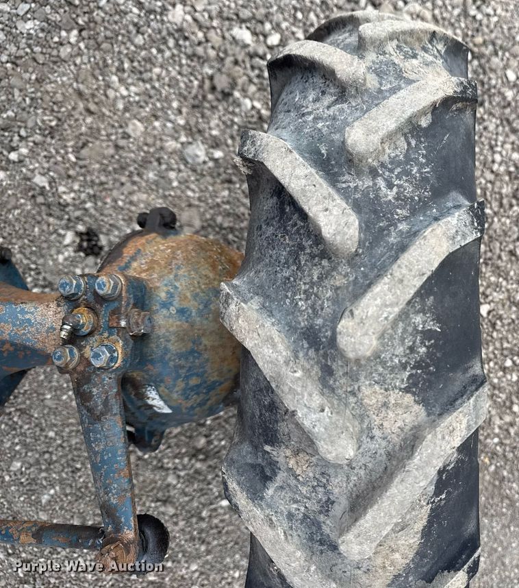 image for item EG5700 Kubota B7100 MFWD tractor