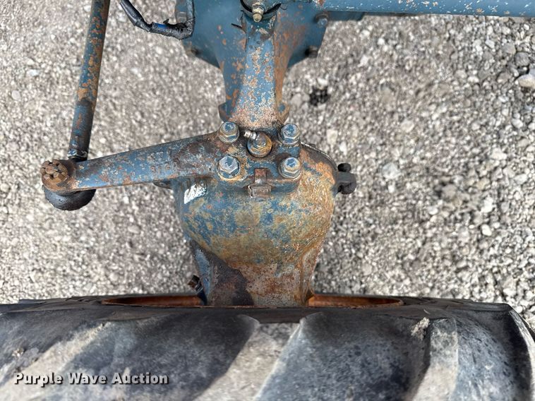 image for item EG5700 Kubota B7100 MFWD tractor