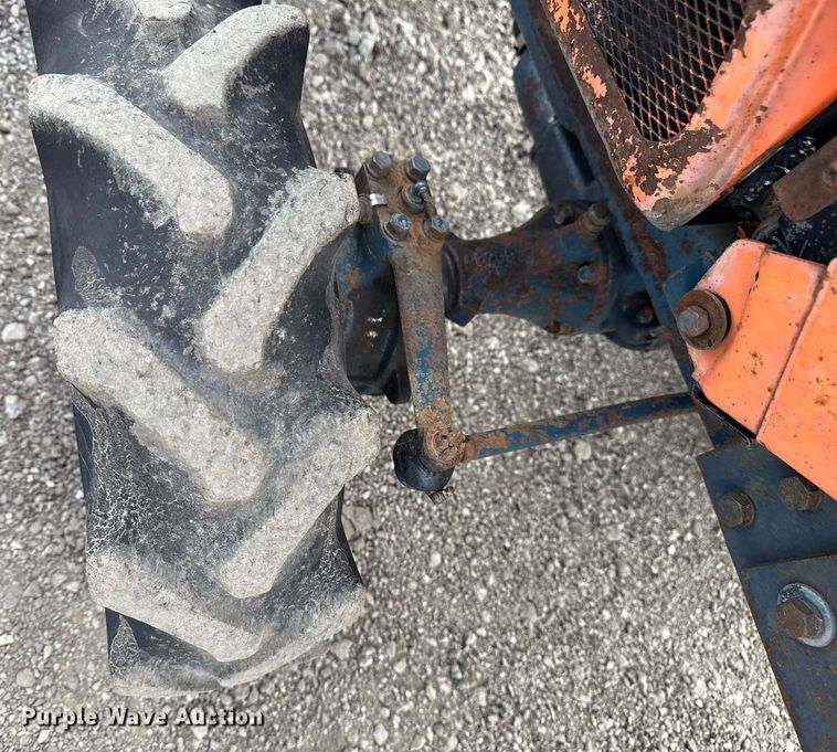 image for item EG5700 Kubota B7100 MFWD tractor