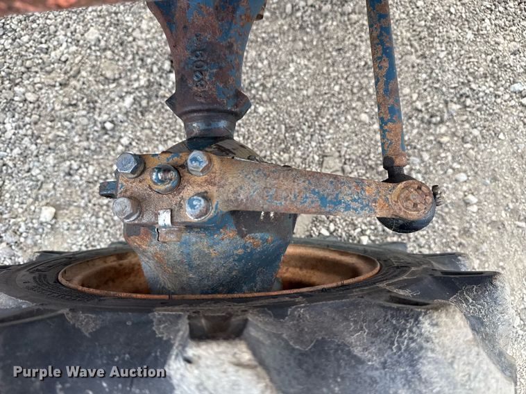 image for item EG5700 Kubota B7100 MFWD tractor