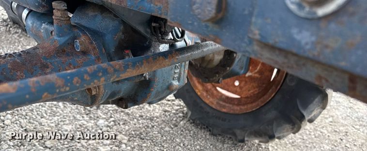 image for item EG5700 Kubota B7100 MFWD tractor