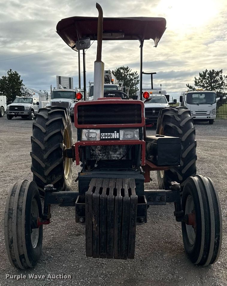 image for item EG5709 1989 Case IH 685 tractor