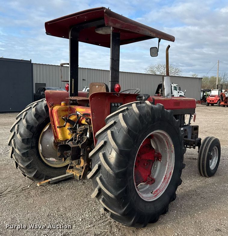image for item EG5709 1989 Case IH 685 tractor