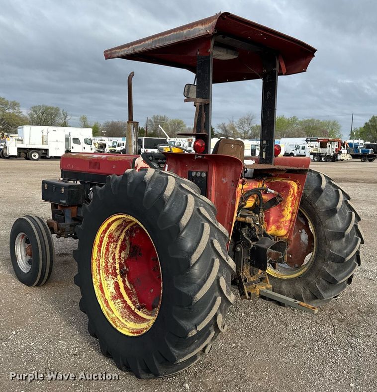 image for item EG5709 1989 Case IH 685 tractor