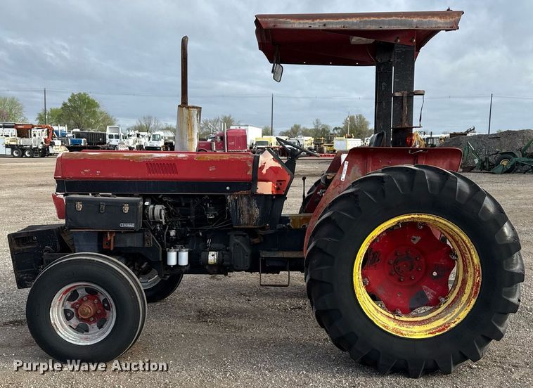 image for item EG5709 1989 Case IH 685 tractor