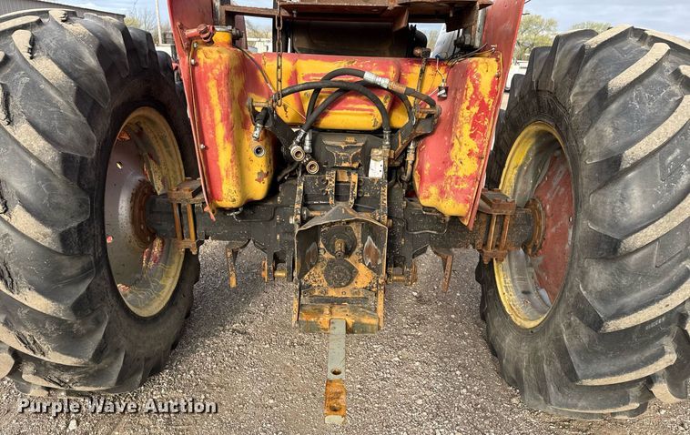 image for item EG5709 1989 Case IH 685 tractor