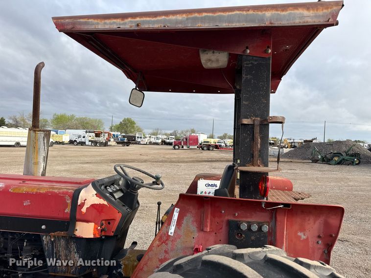 image for item EG5709 1989 Case IH 685 tractor