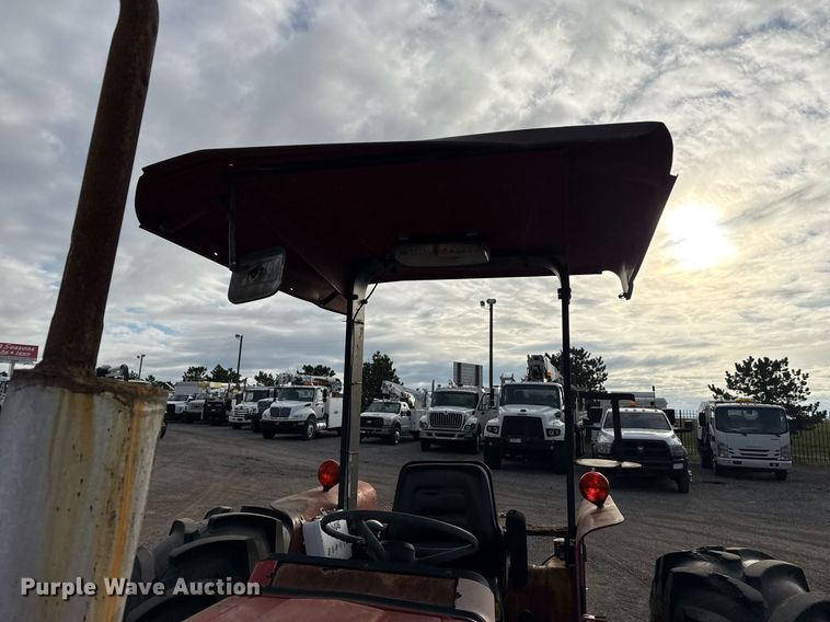 image for item EG5709 1989 Case IH 685 tractor