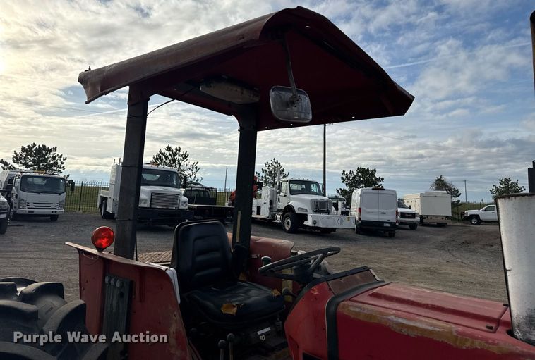 image for item EG5709 1989 Case IH 685 tractor