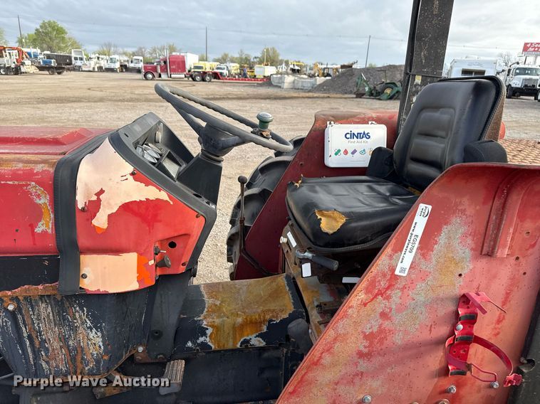 image for item EG5709 1989 Case IH 685 tractor