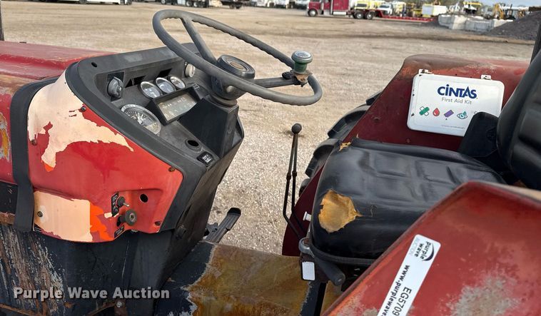 image for item EG5709 1989 Case IH 685 tractor