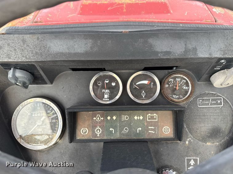 image for item EG5709 1989 Case IH 685 tractor