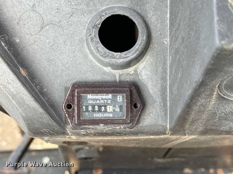 image for item EG5709 1989 Case IH 685 tractor