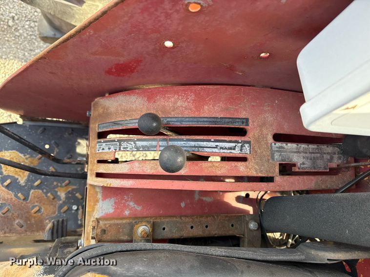 image for item EG5709 1989 Case IH 685 tractor