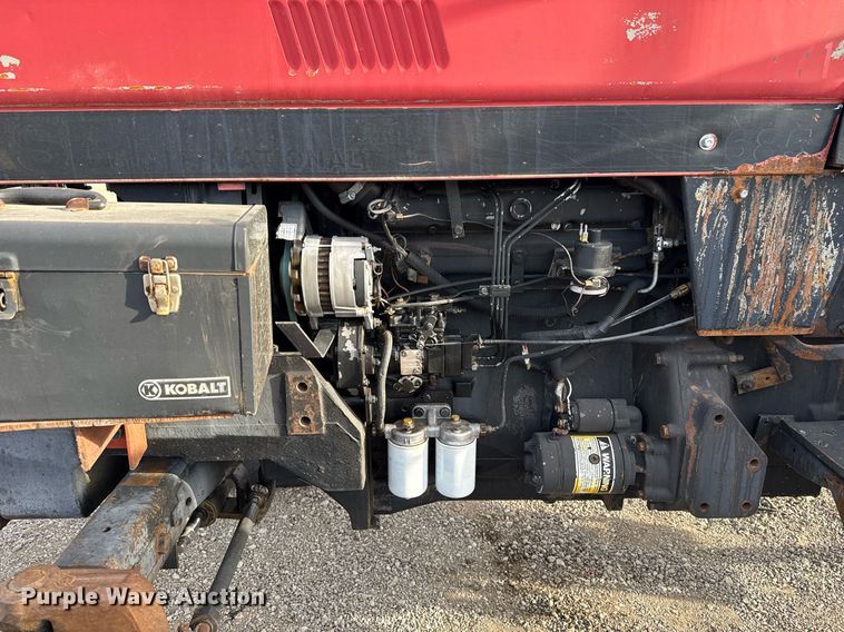 image for item EG5709 1989 Case IH 685 tractor