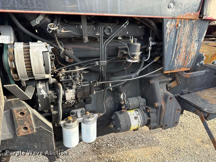 image for item EG5709 1989 Case IH 685 tractor