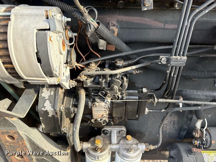 image for item EG5709 1989 Case IH 685 tractor