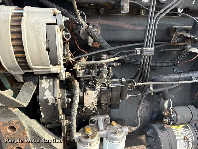 image for item EG5709 1989 Case IH 685 tractor