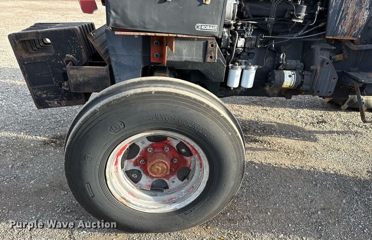 image for item EG5709 1989 Case IH 685 tractor