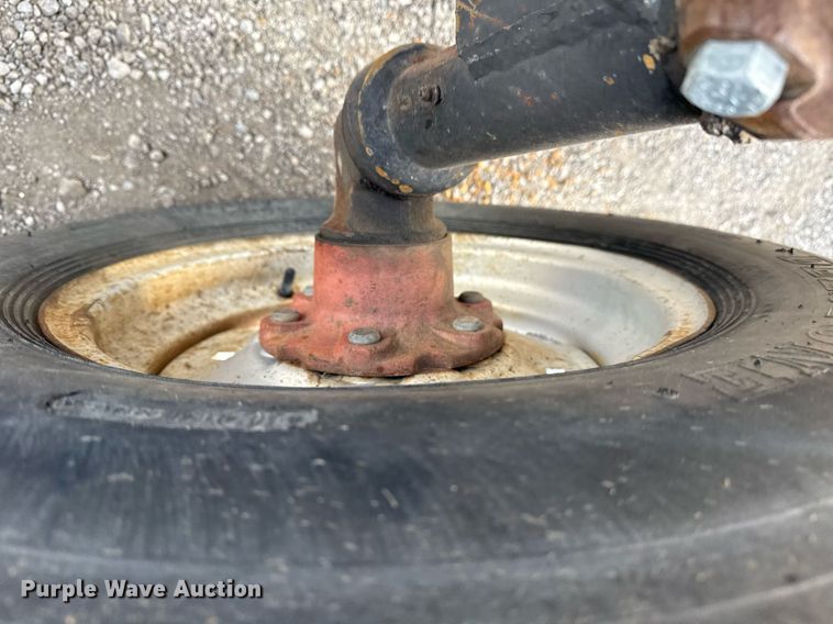 image for item EG5709 1989 Case IH 685 tractor