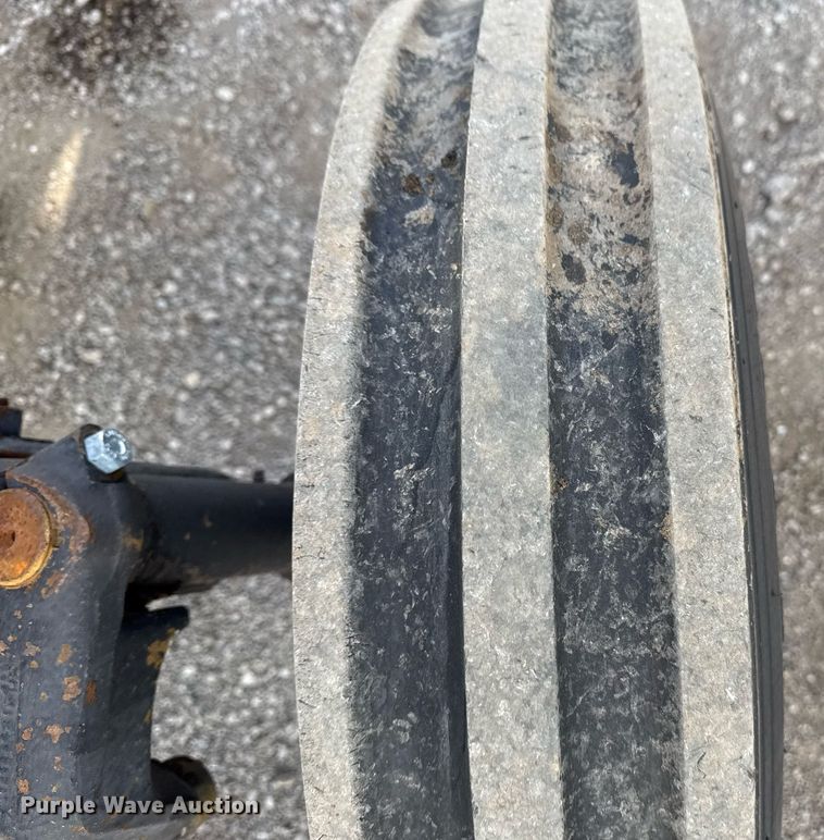 image for item EG5709 1989 Case IH 685 tractor