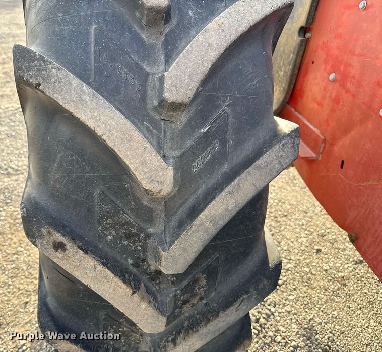 image for item EG5709 1989 Case IH 685 tractor