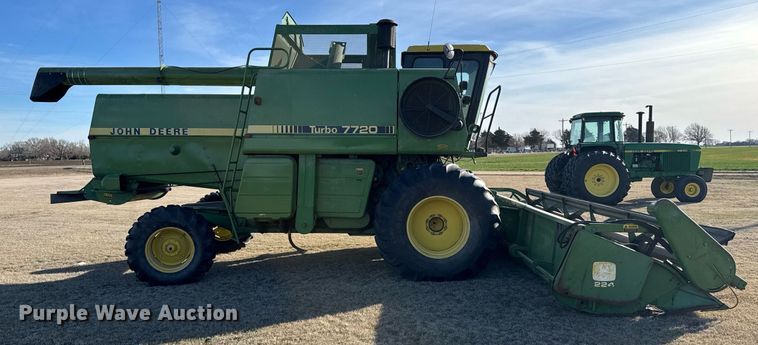 image for item EG6169 1984 John Deere Turbo 7720 combine