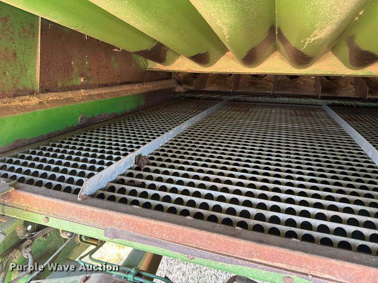 image for item EG6169 1984 John Deere Turbo 7720 combine