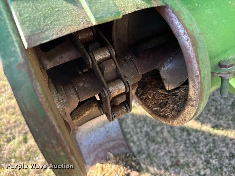 image for item EG6169 1984 John Deere Turbo 7720 combine