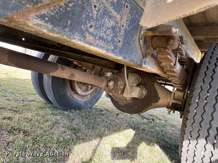 image for item EG6171 1963 International Loadstar 1600 grain truck