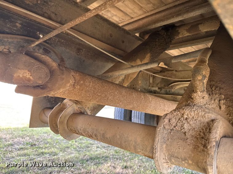 image for item EG6171 1963 International Loadstar 1600 grain truck