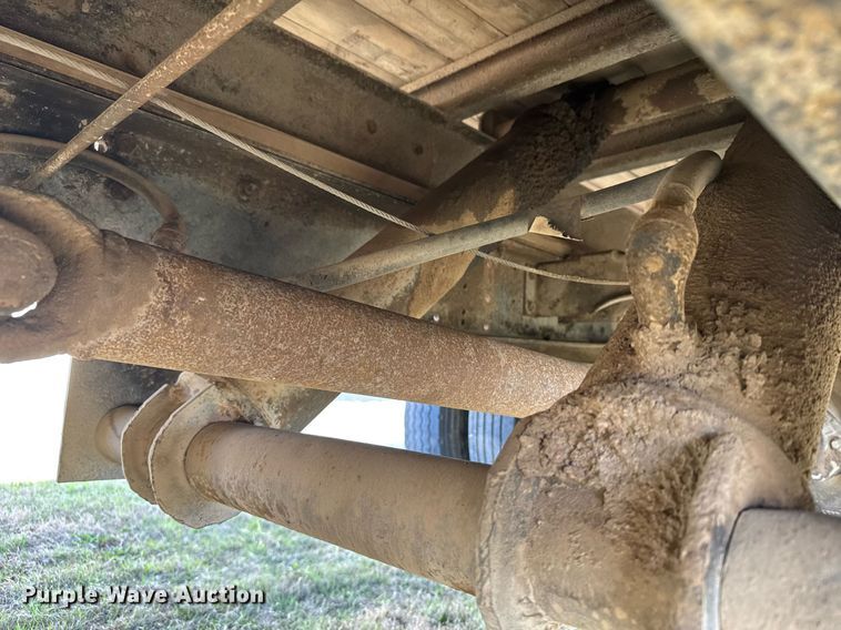 image for item EG6171 1963 International Loadstar 1600 grain truck