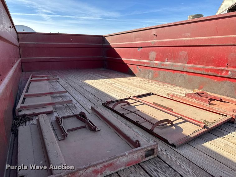 image for item EG6171 1963 International Loadstar 1600 grain truck