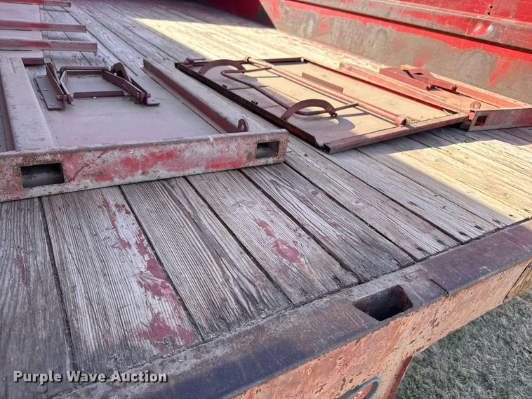 image for item EG6171 1963 International Loadstar 1600 grain truck