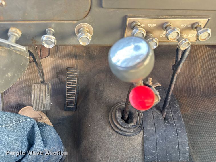 image for item EG6171 1963 International Loadstar 1600 grain truck