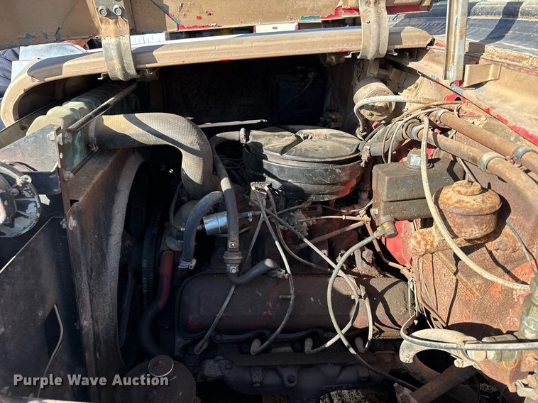 image for item EG6171 1963 International Loadstar 1600 grain truck