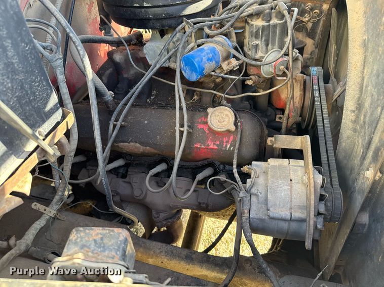 image for item EG6171 1963 International Loadstar 1600 grain truck