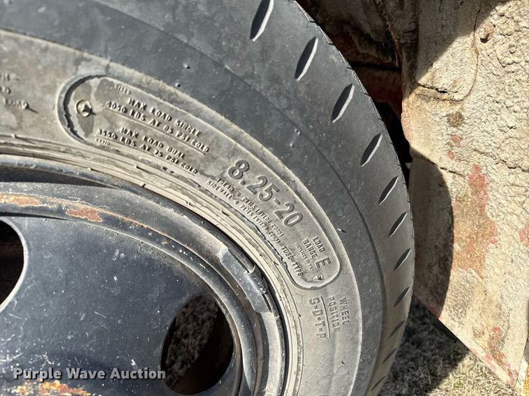 image for item EG6171 1963 International Loadstar 1600 grain truck