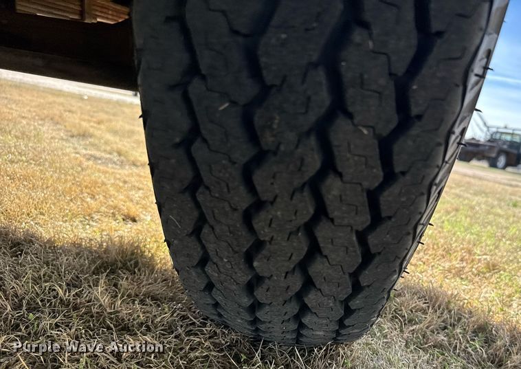 image for item EG6171 1963 International Loadstar 1600 grain truck