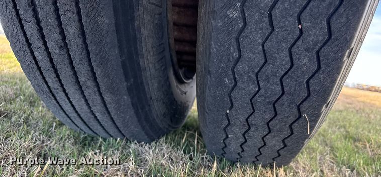 image for item EG6171 1963 International Loadstar 1600 grain truck