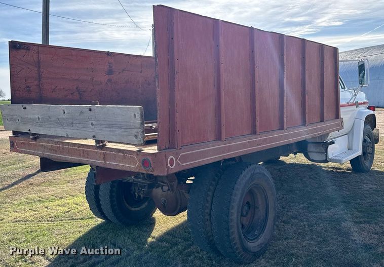 image for item EG6172 1974 Chevrolet C60 grain truck