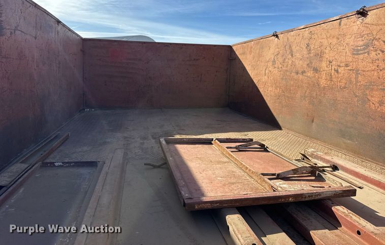 image for item EG6172 1974 Chevrolet C60 grain truck