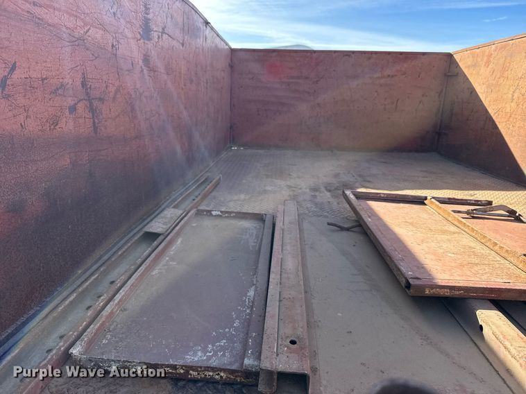 image for item EG6172 1974 Chevrolet C60 grain truck