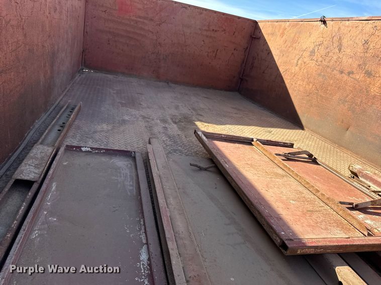 image for item EG6172 1974 Chevrolet C60 grain truck