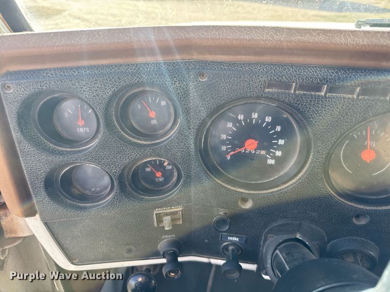 image for item EG6172 1974 Chevrolet C60 grain truck