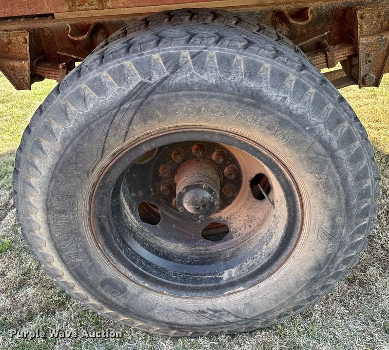 image for item EG6172 1974 Chevrolet C60 grain truck