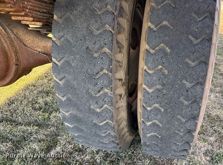 image for item EG6172 1974 Chevrolet C60 grain truck