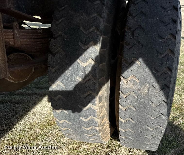 image for item EG6172 1974 Chevrolet C60 grain truck