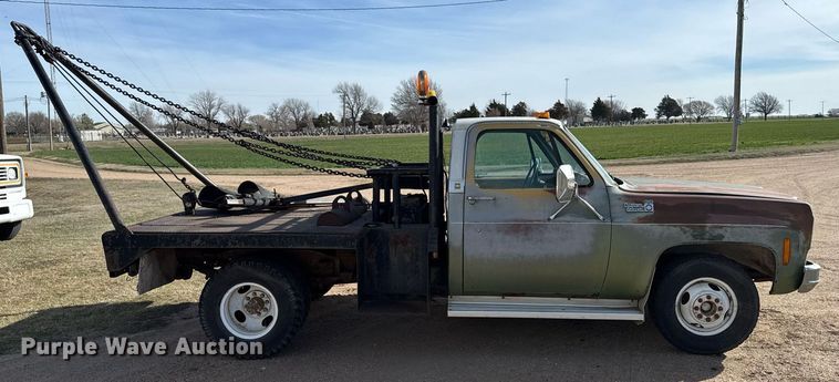 image for item EG6173 1976 Chevrolet C30 winch truck