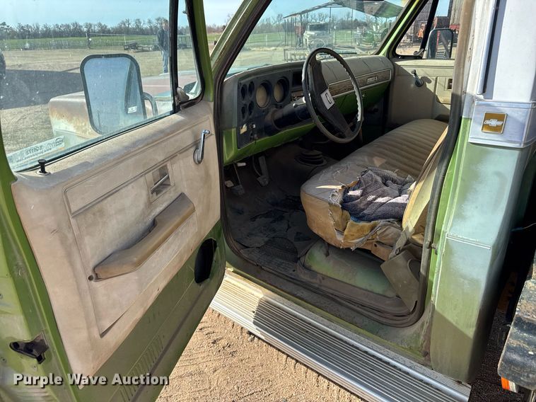 image for item EG6173 1976 Chevrolet C30 winch truck